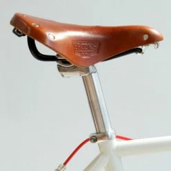 Selle Vélo Cuir Brooks B17 Short Standard Classic Pour Femme 8 Selle Vélo Cuir Brooks B17 Short Standard Classic Pour Femme -siège de vélo Grand Magasin selle velo cuir brooks b17 short standard classic pour femme full 4